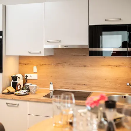 Apartamento Zwei Moderne, Hochwertig Eingerichtete Im Zentrum Von